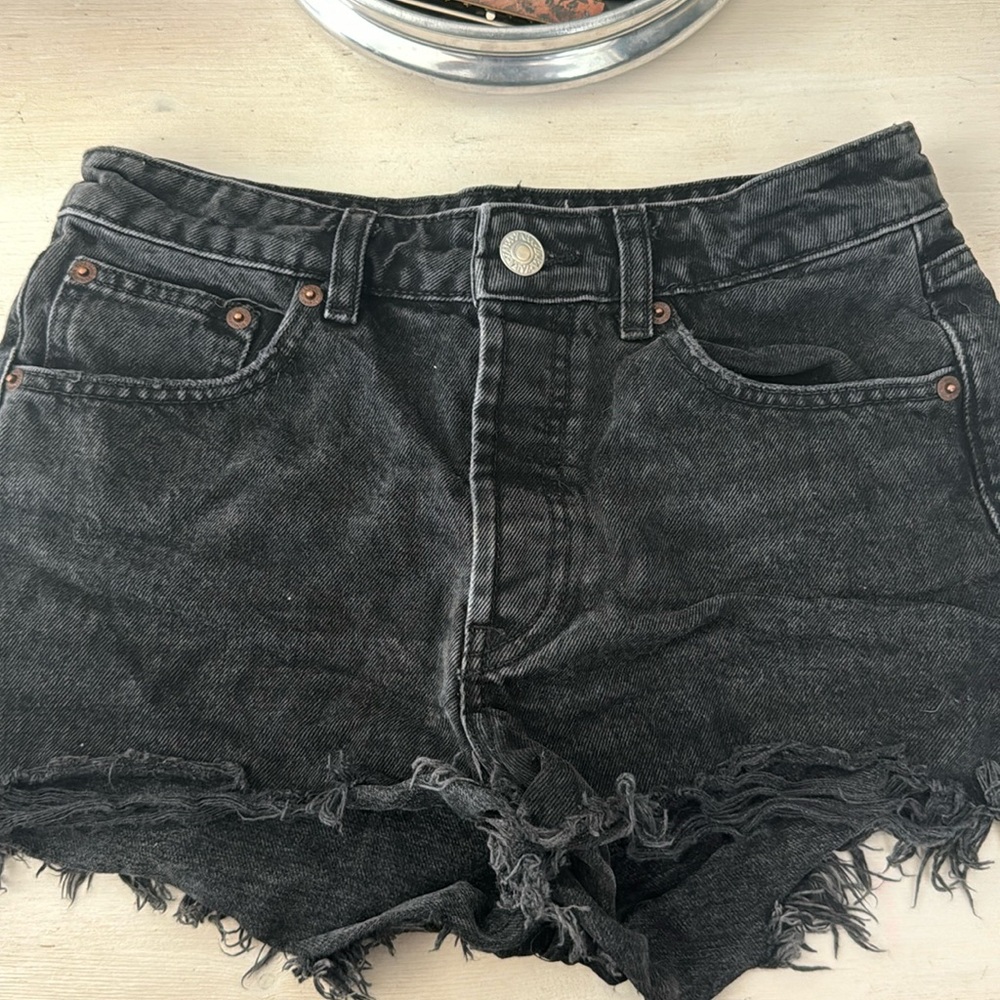 ZARA shorts USA size 4 and EUR size 36.